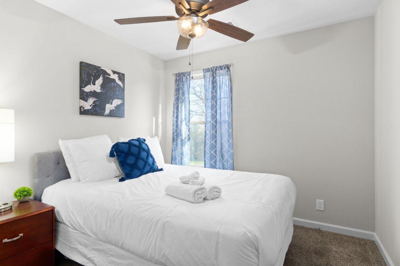 Darling In Downtown Clarksville-- Mins To Downtown! Экстерьер фото
